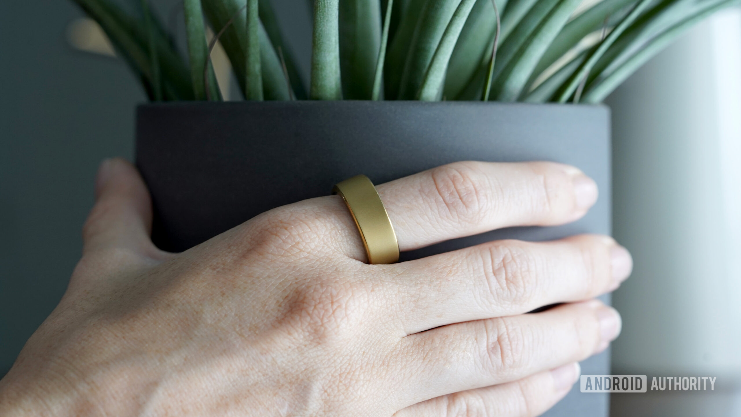 RingConn Smart Ring On Hand