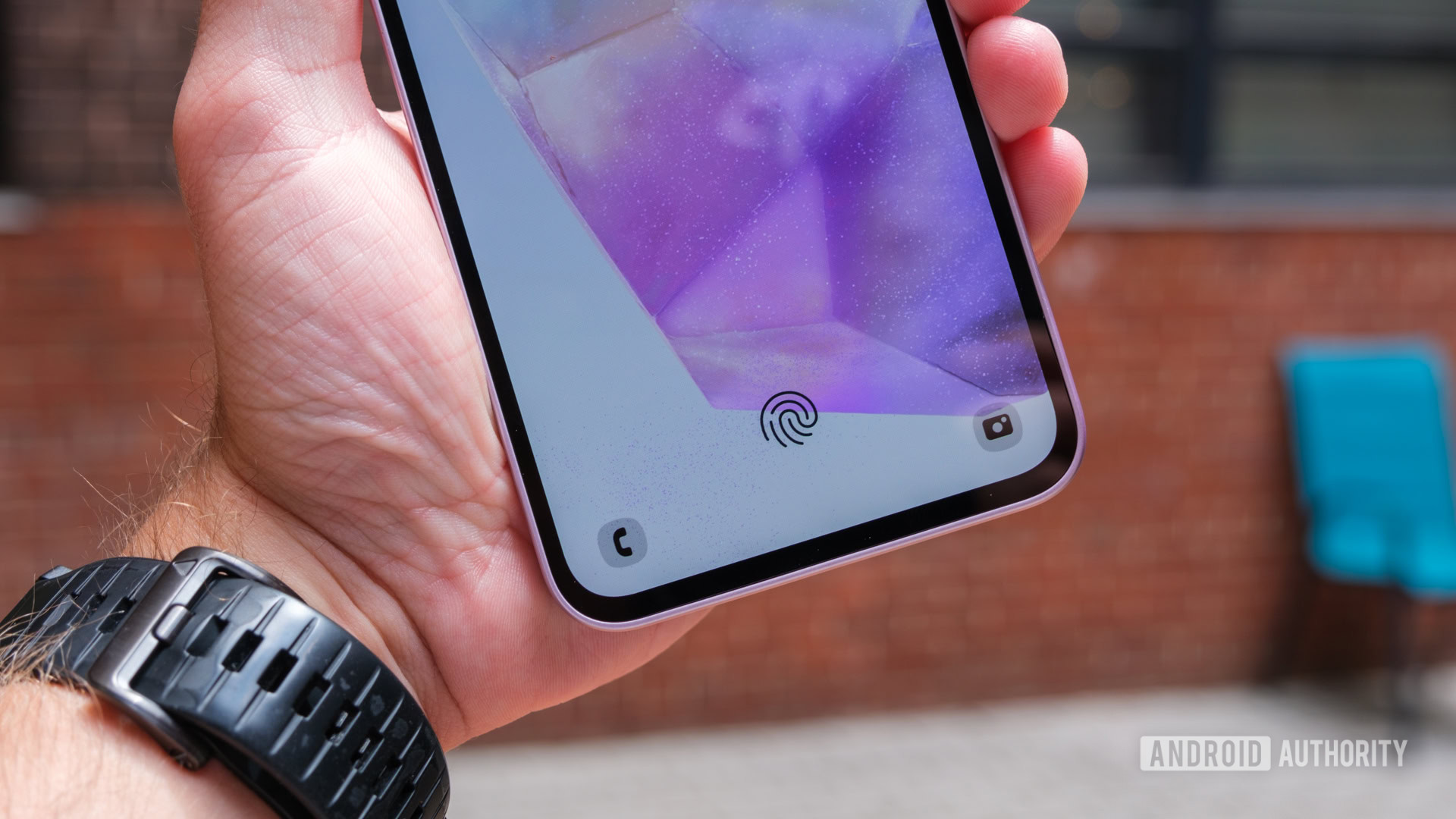 Android 15 può eliminare automaticamente lo sblocco tramite volto o impronta digitale se non funziona bene
