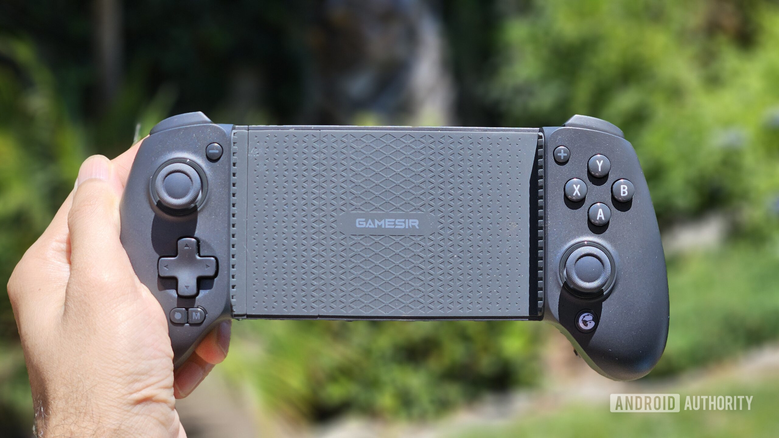 This telescopic gamepad is my new dream Bluetooth controller for mobile, PC, Switch, and way more