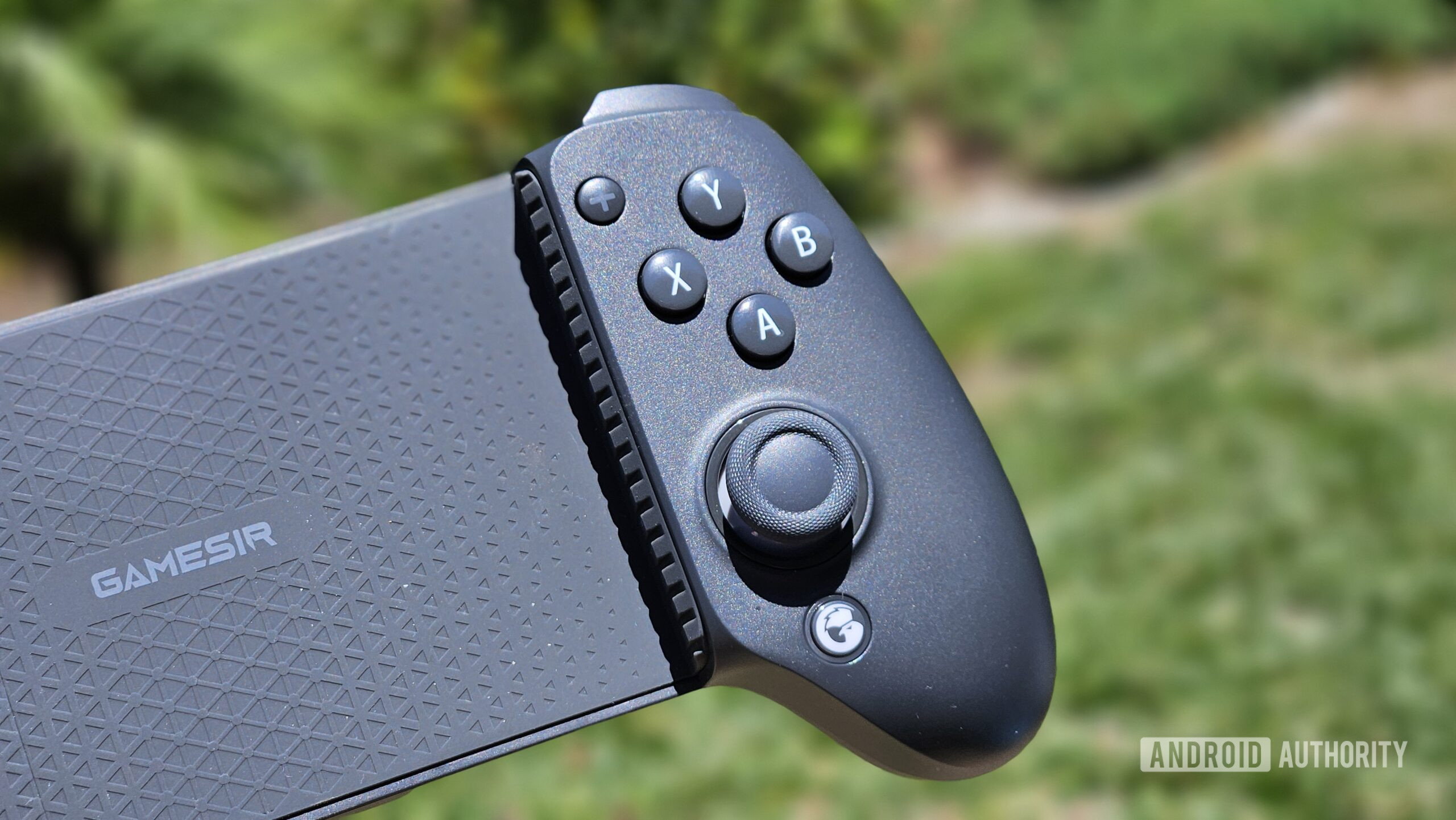 This telescopic gamepad is my new dream Bluetooth controller for mobile, PC, Switch, and way more