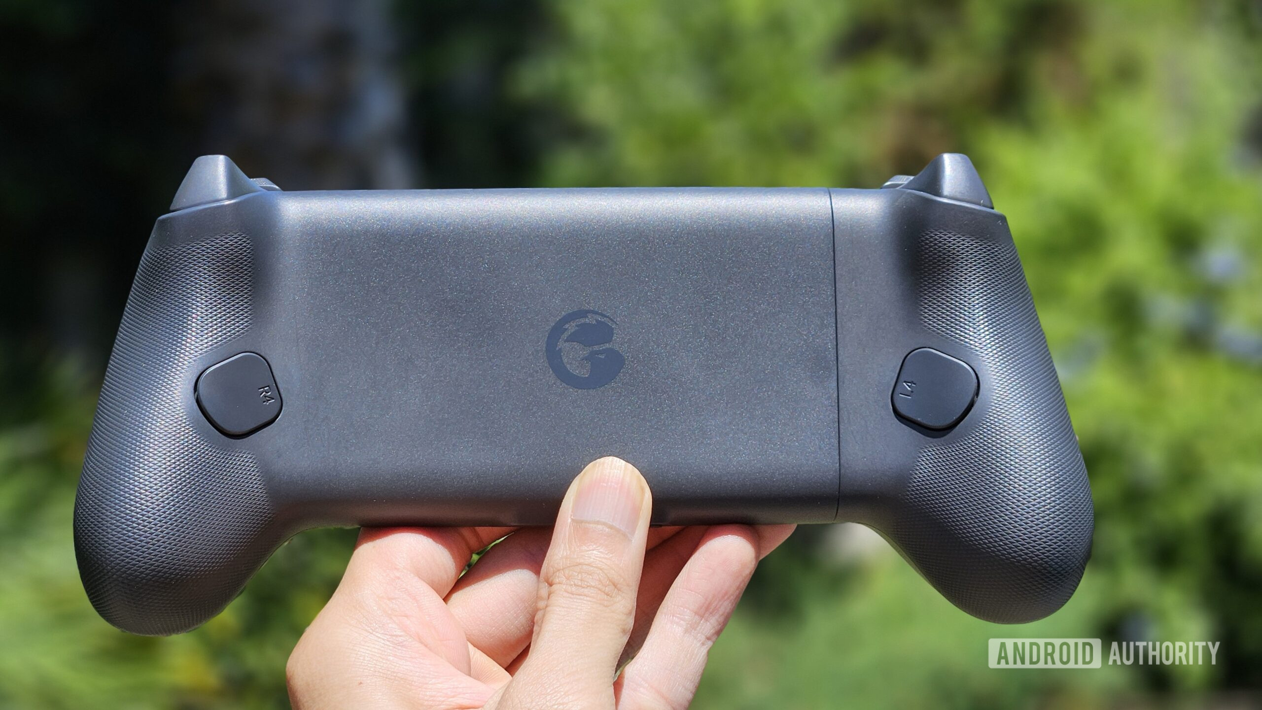 This telescopic gamepad is my new dream Bluetooth controller for mobile, PC, Switch, and way more