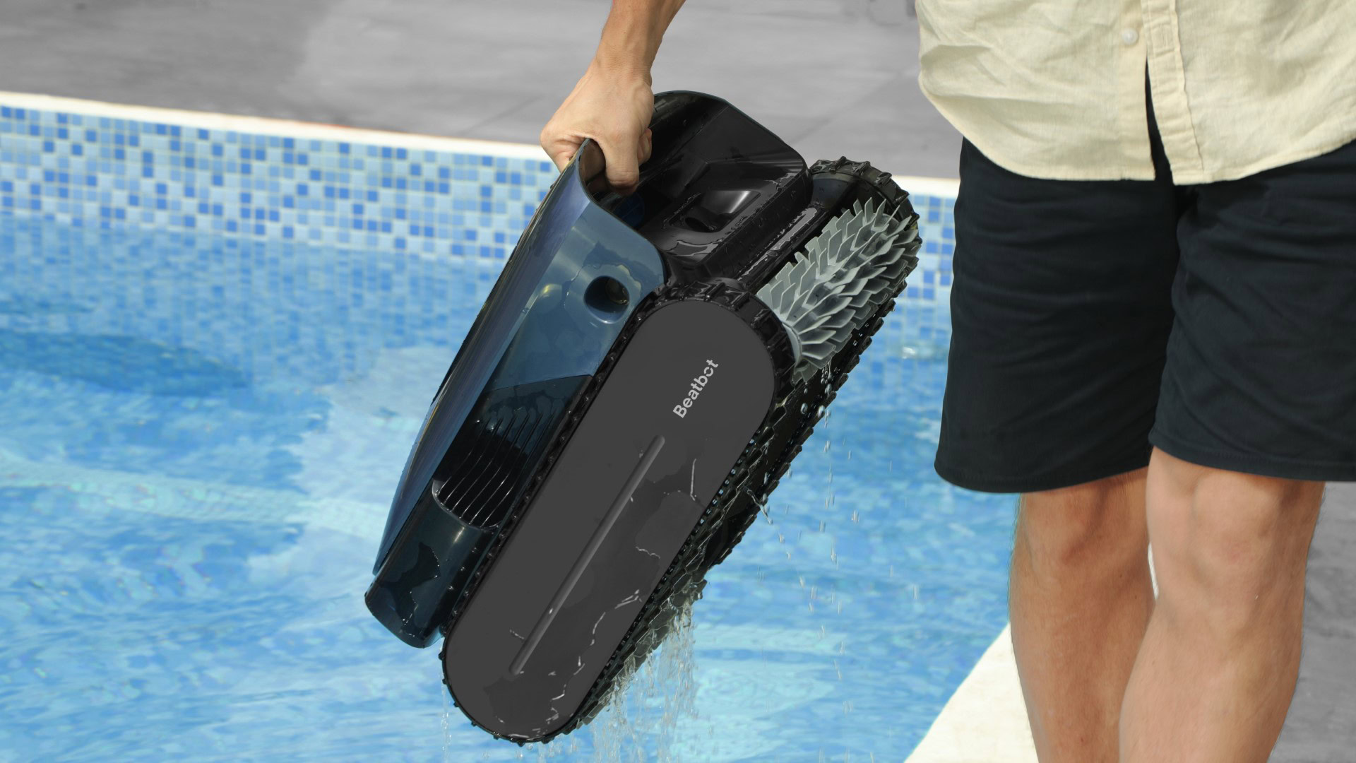 Person carrying the aquasense pro