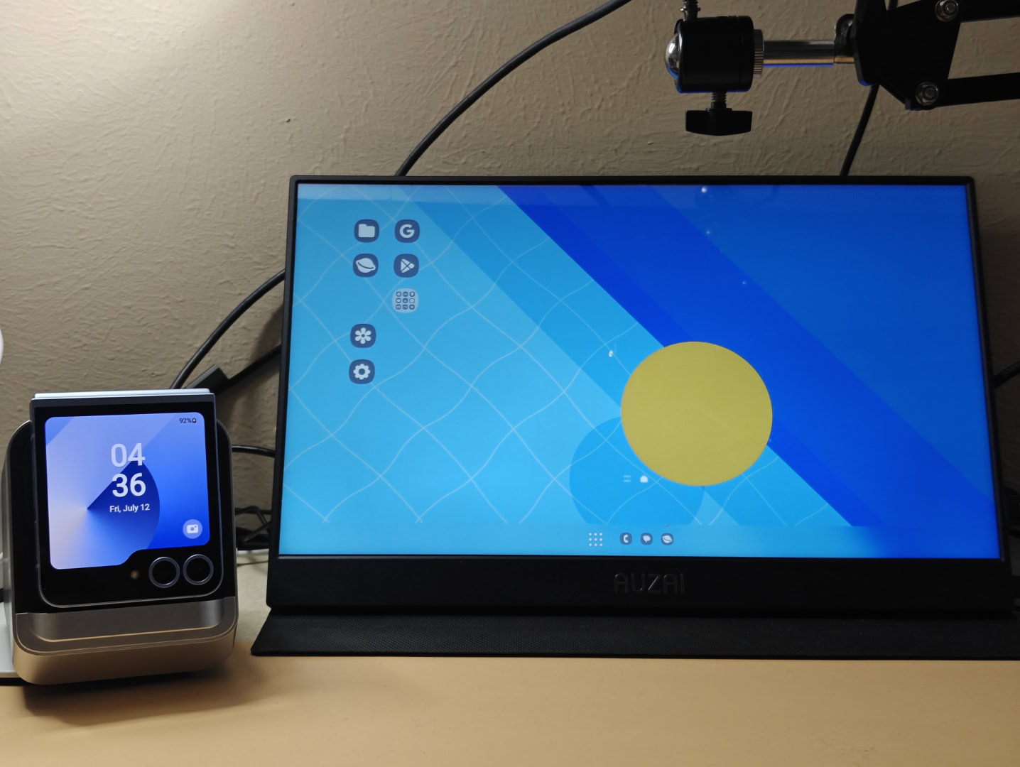 The Galaxy Z Flip 6 might not have Samsung DeX, but it does have a better desktop mode