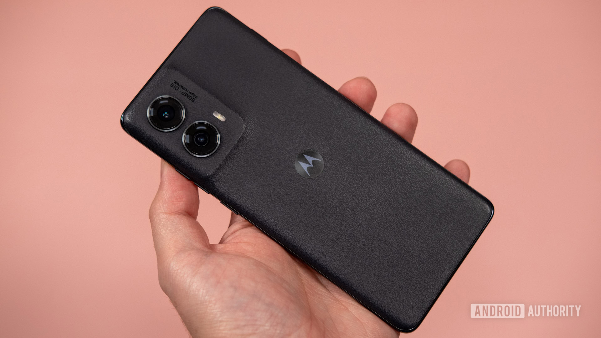 I really like Motorola’s 2024 Edge, but not enough to overcome its Pixel 8a problem