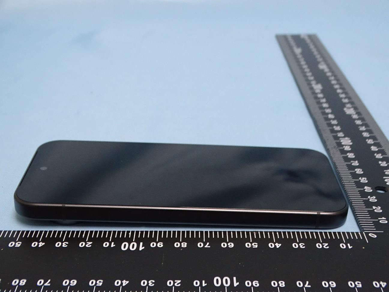 Giant Pixel 9 leak gives us our first real-world look at the Fold