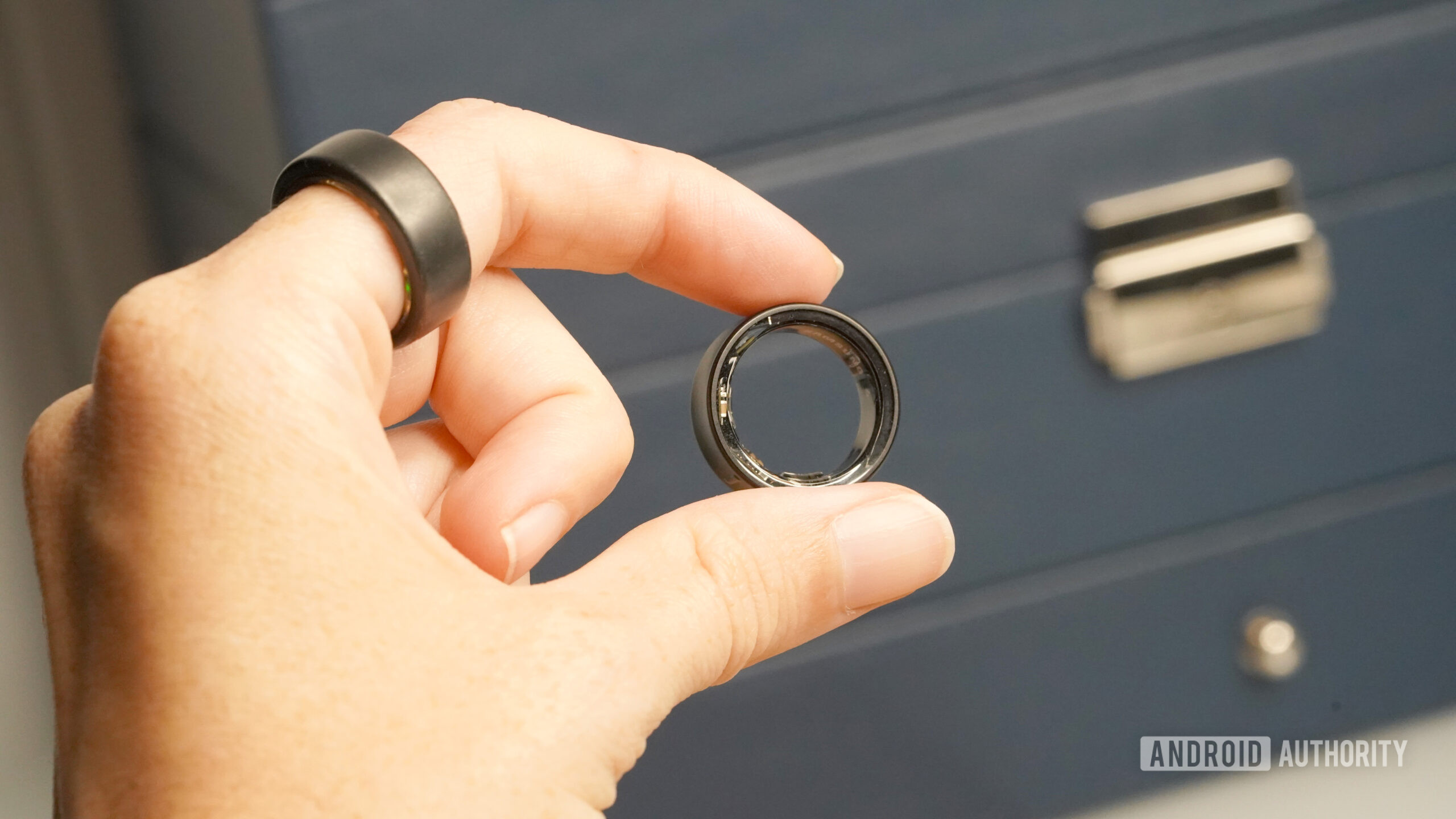 Samsung Galaxy Ring Vs Oura Ring 3 hand