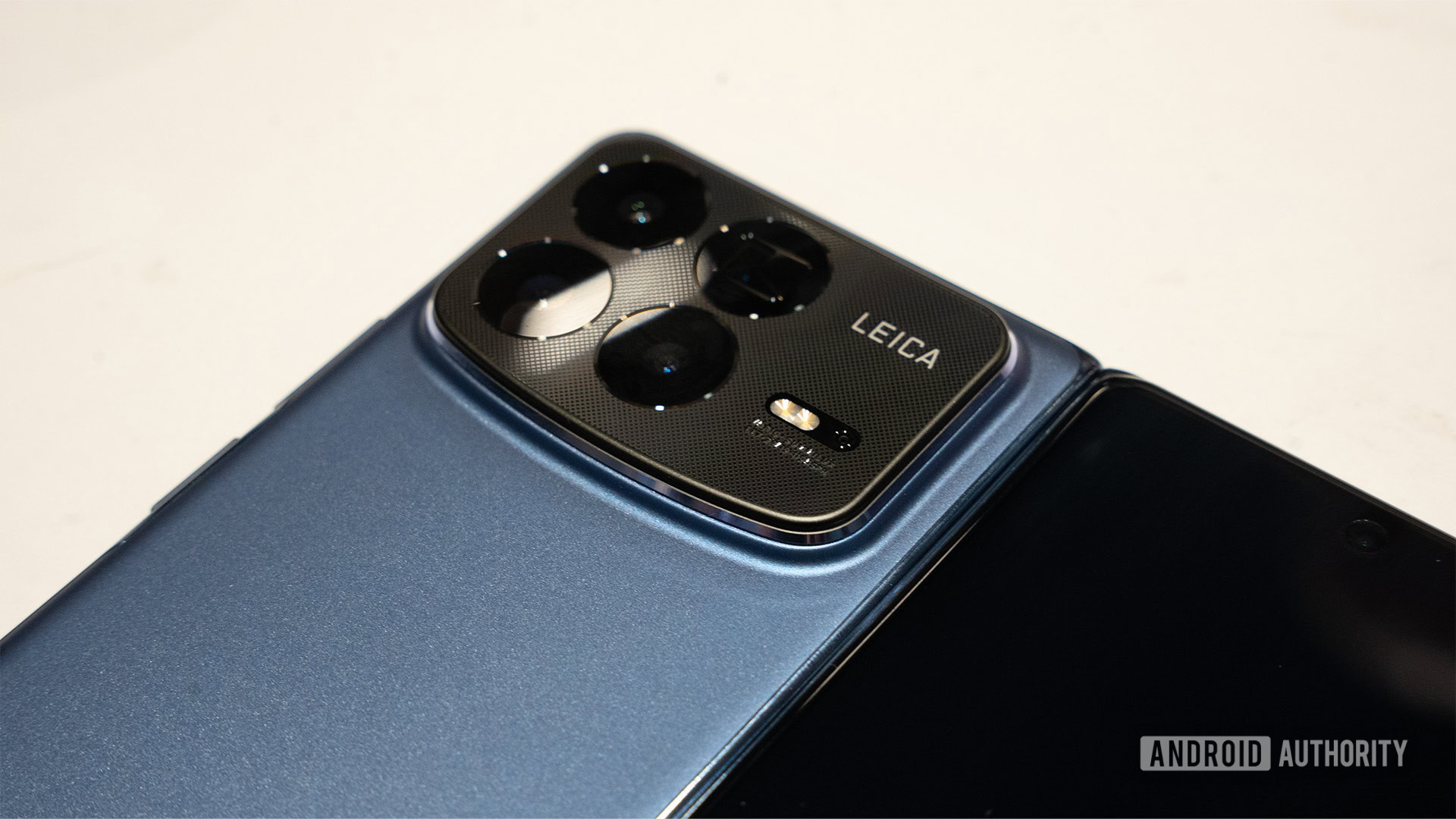 Xiaomi Mix Fold 4 Camera Close Up