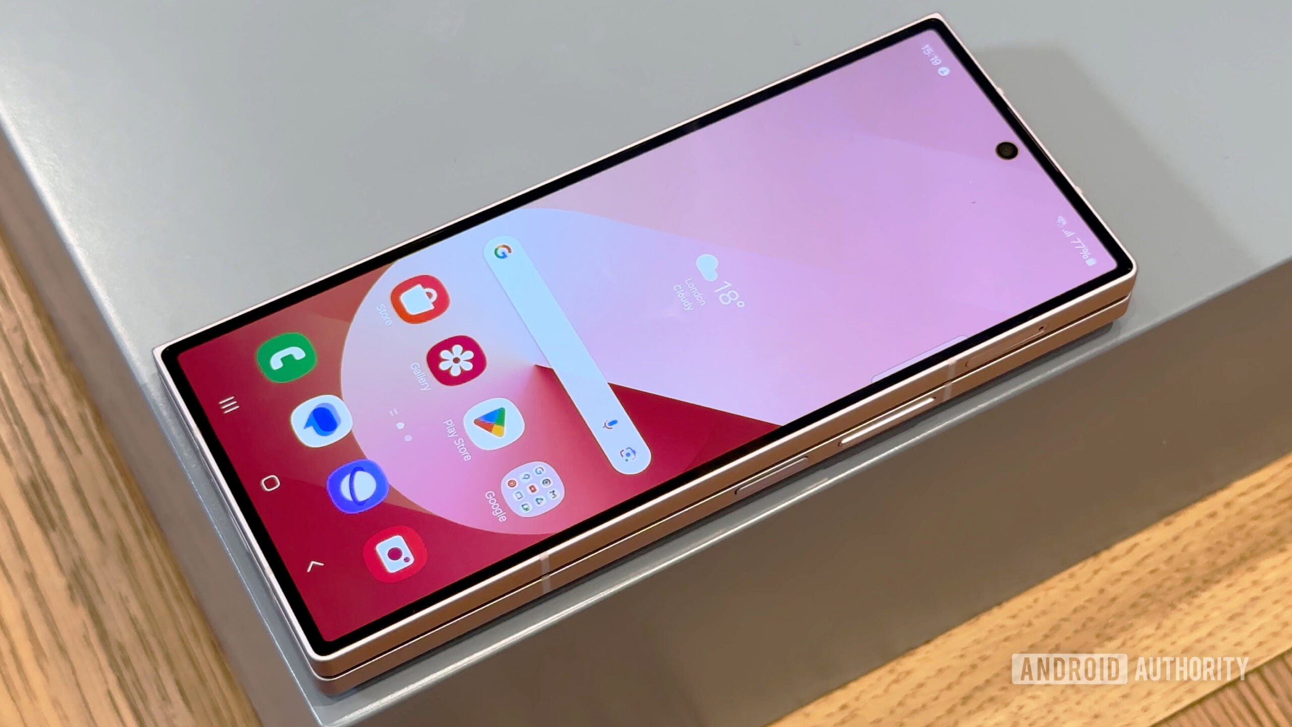 samsung galaxy z fold 6 hands on closed front