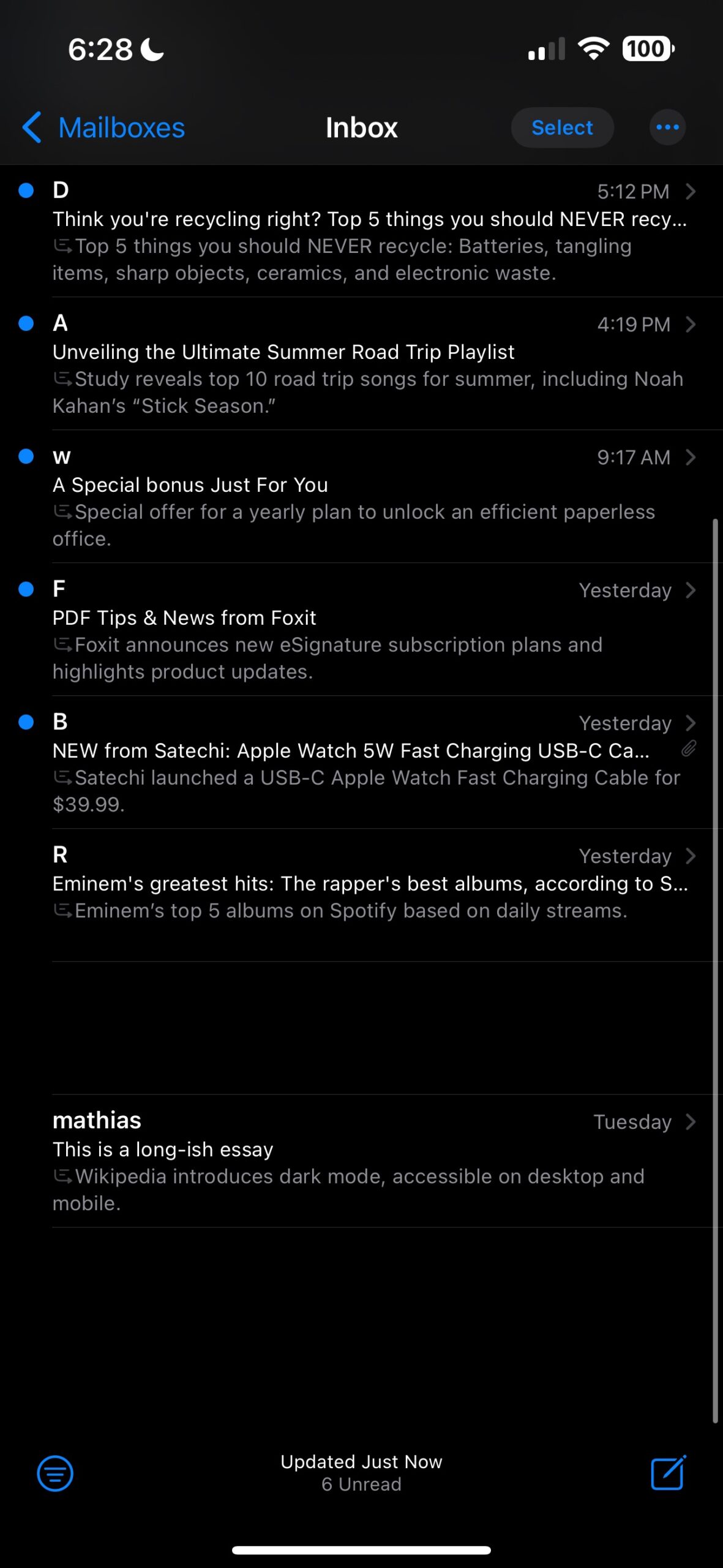 Apple Intelligence showing AI summaries of emails in Apple Mail app