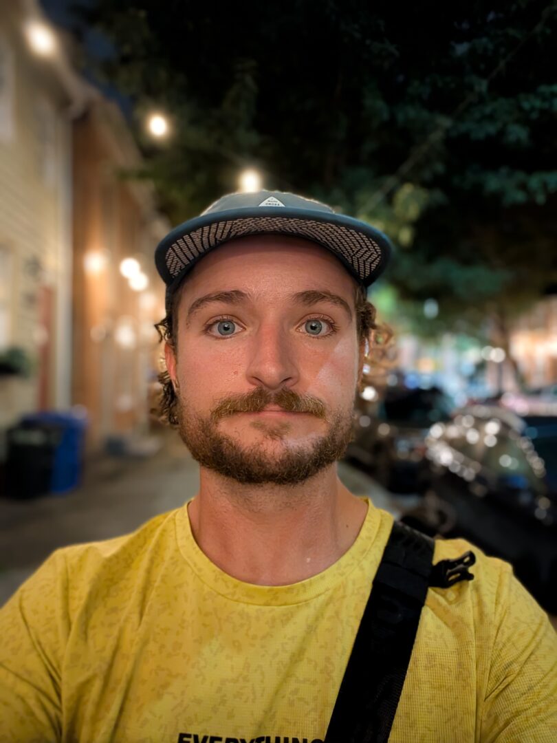 Google Pixel 9 Pro XL gece modu portre selfiesi