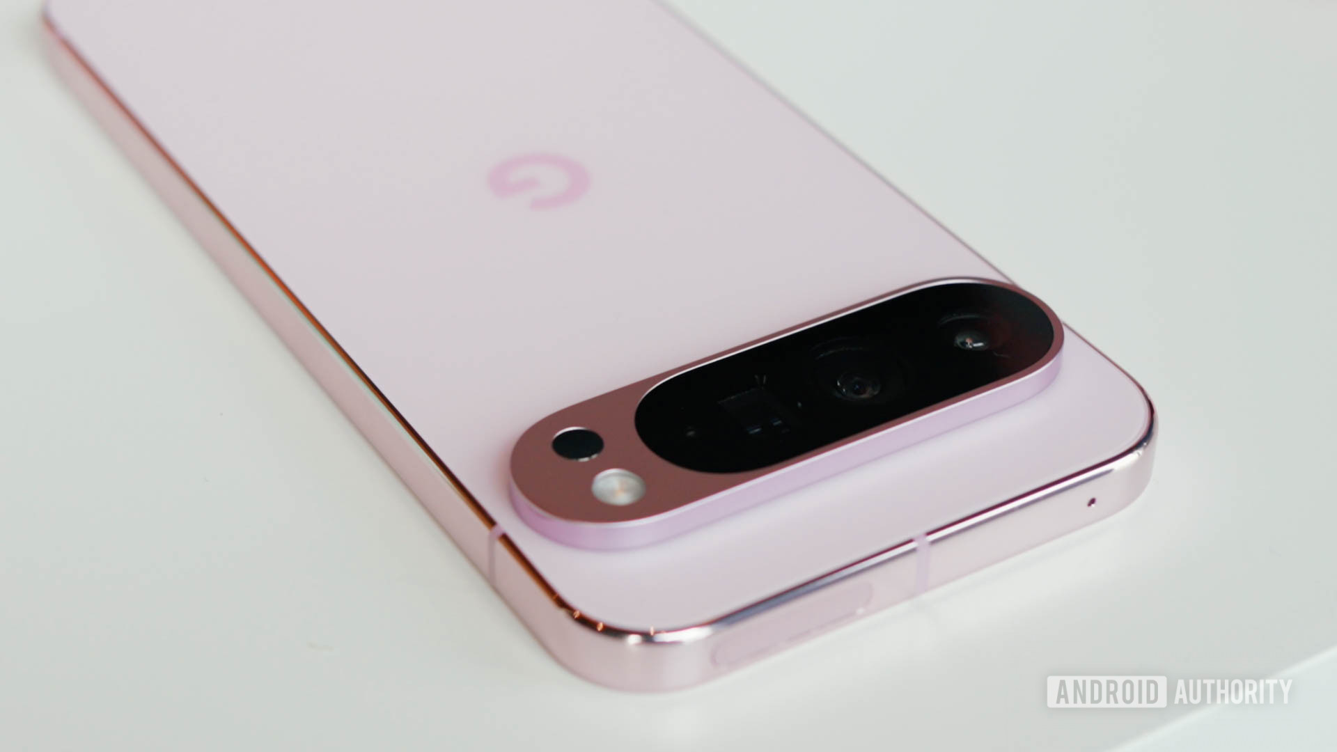 Shhhh, everyone pretend the Pixel 9 Pro temperature sensor isn’t there