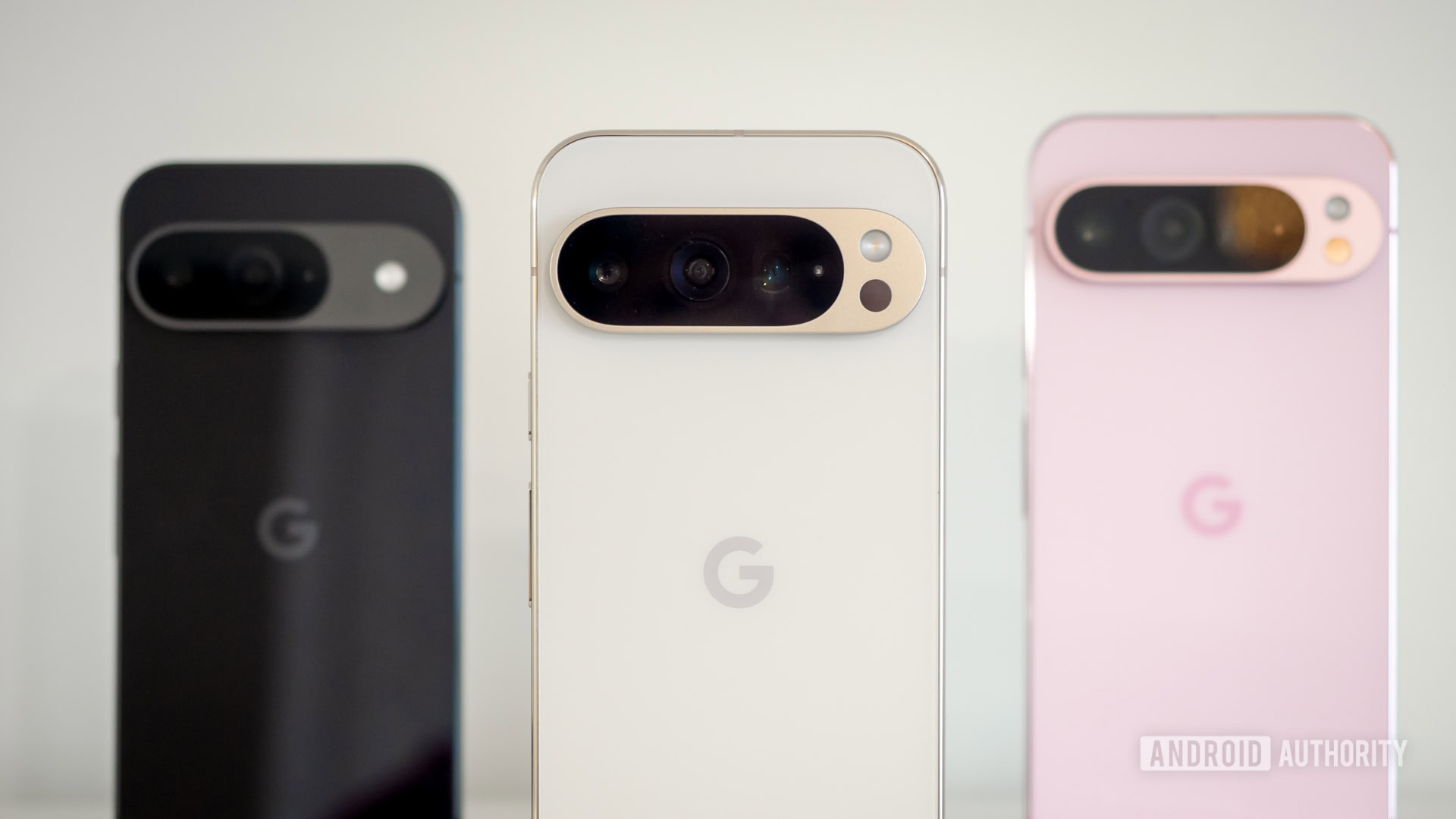 Google-Pixel-9-Pro-in-front-of-9-series-close