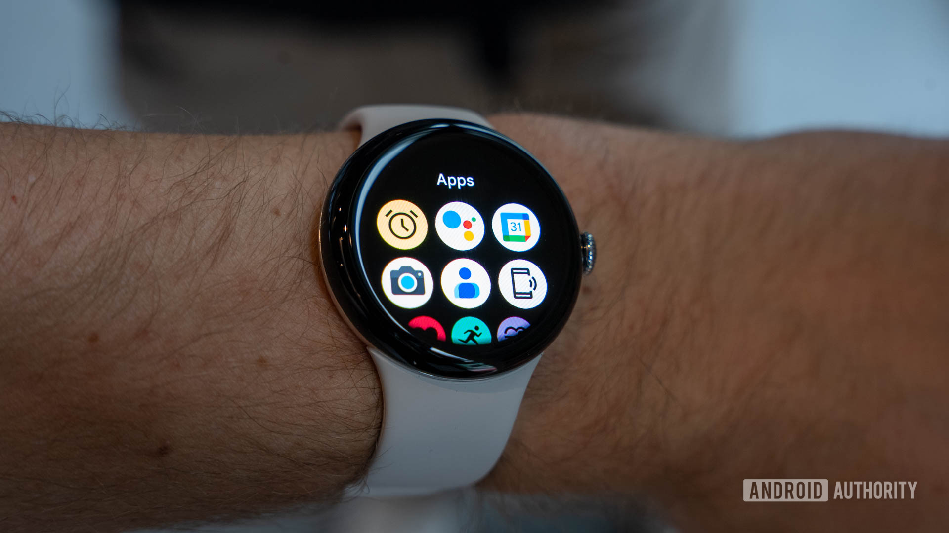 Google Pixel Watch 3 против Samsung Galaxy Watch Ultra: что купить?