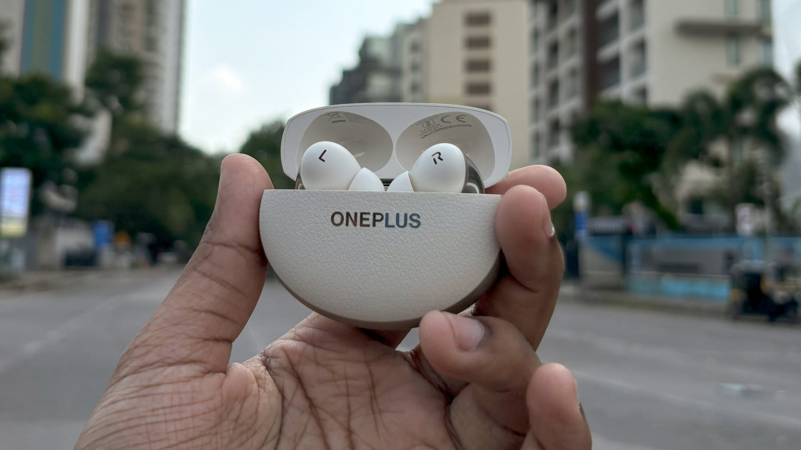 Новые OnePlus Buds Pro 3 — это аналог AirPods Pro с некоторыми дополнительными элементами стиля.