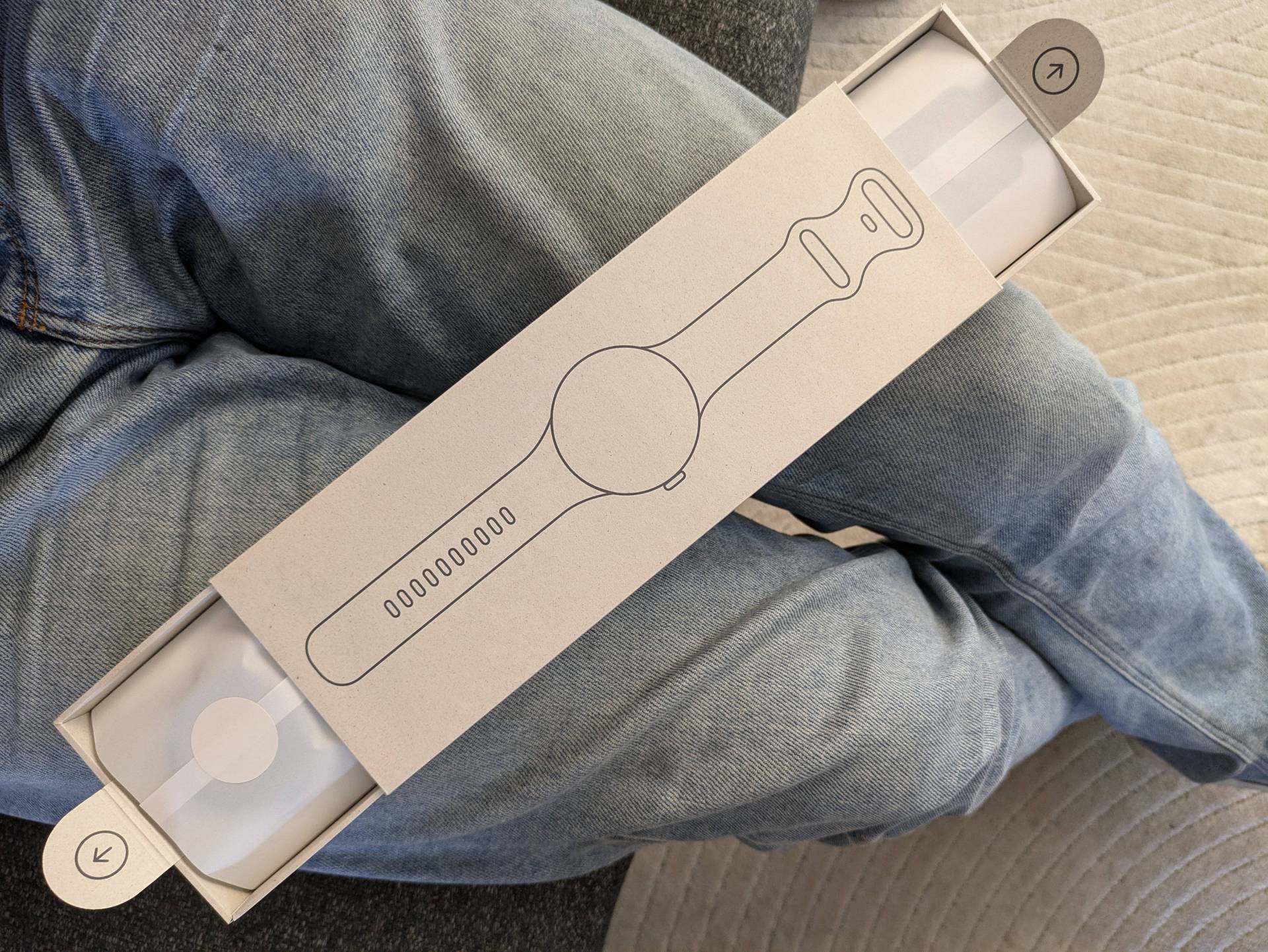 Pixel Watch 3 retail packaging.