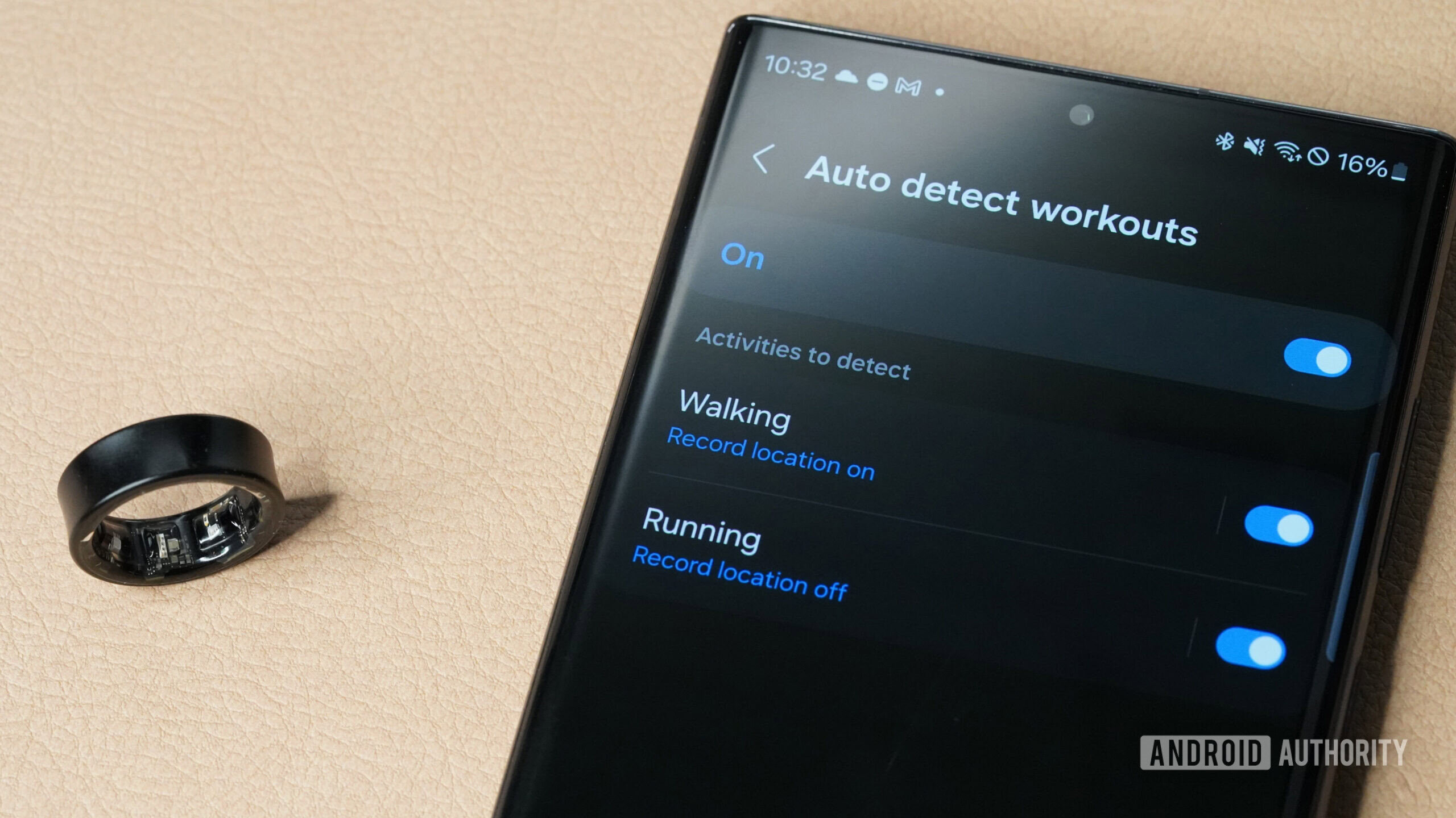 A Samsung Galaxy Ring user enables automatic workout detection.