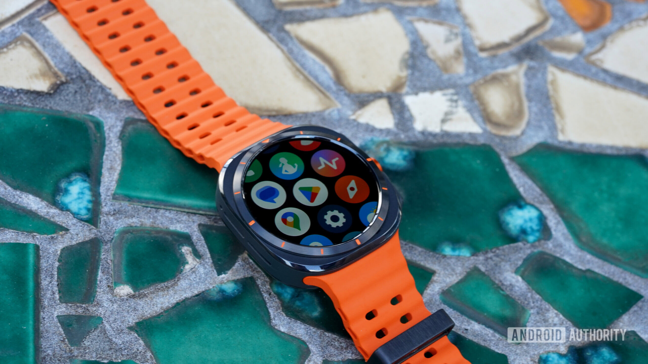 Samsung Galaxy Watch Ultra — лучшие часы с Wear OS на сегодняшний день, даже если они мне не подходят