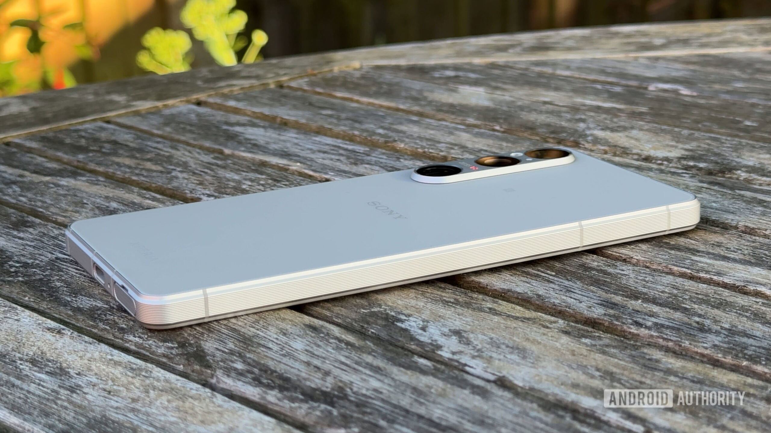 sony xperia 1 vi review back flat angled table alt