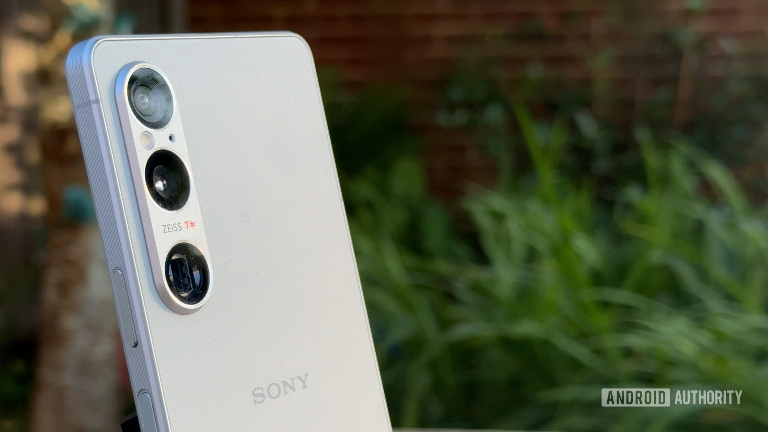 sony xperia 1 vi review camera angled