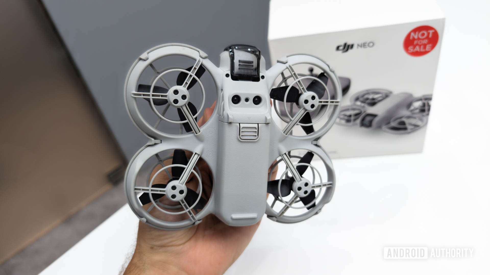 DJI Neo — самый легкий и простой в использовании дрон компании.