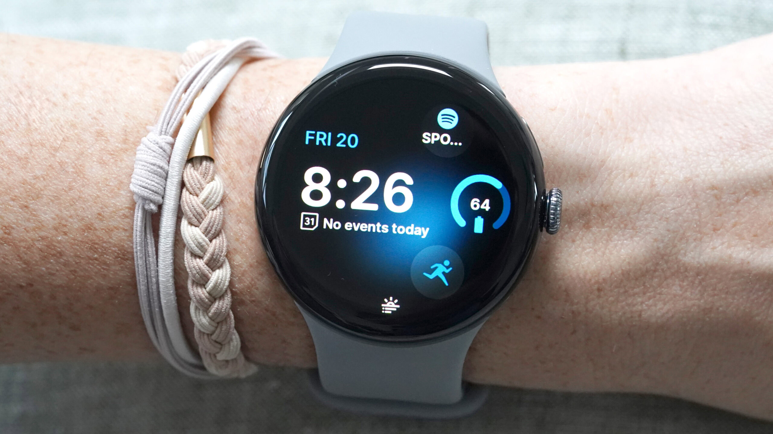 Penawaran terbaik tahun ini turun di Google Pixel Watch 3