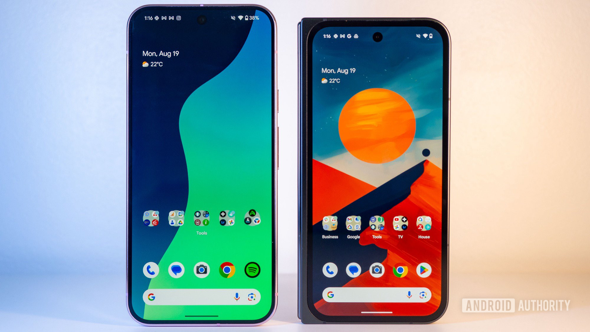 google pixel 9 pro fold vs pixel 9 pro xl front display