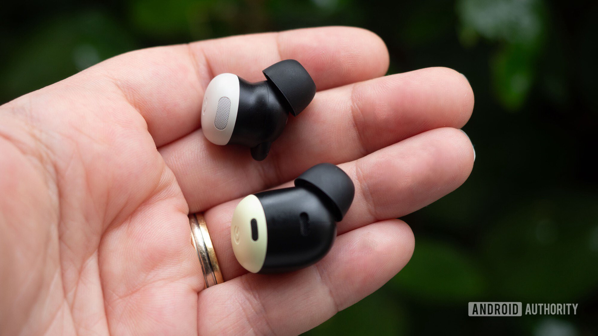 google pixel buds pro 2 vs pixel buds pro 2 handsets