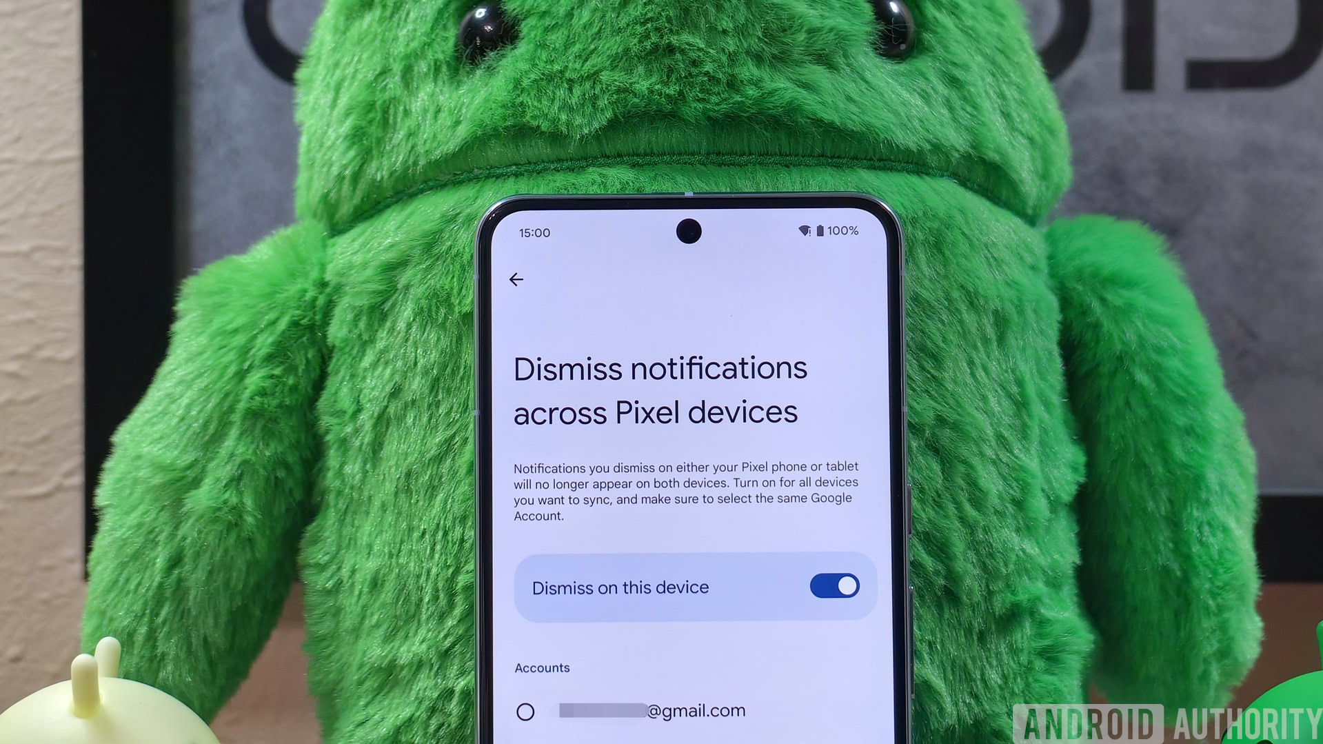 An image of the notification sync feature on a Pixel phone