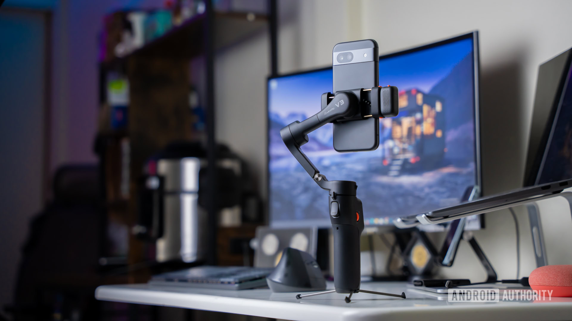 The Hohem iSteady V3 is an impressively smart and portable smartphone gimbal