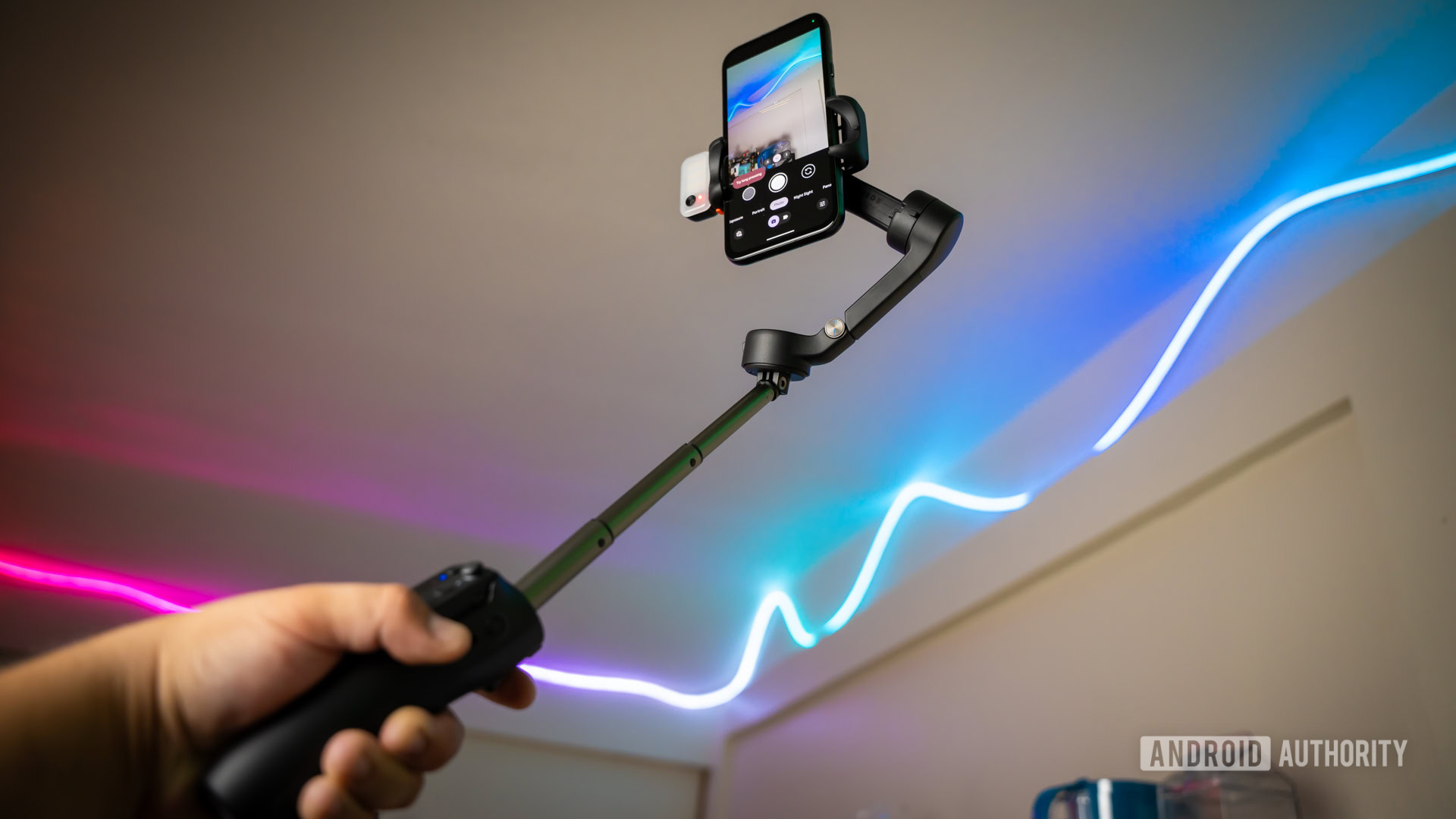 Hohem iSteady V3 gimbal handheld with selfie stick extended (2)