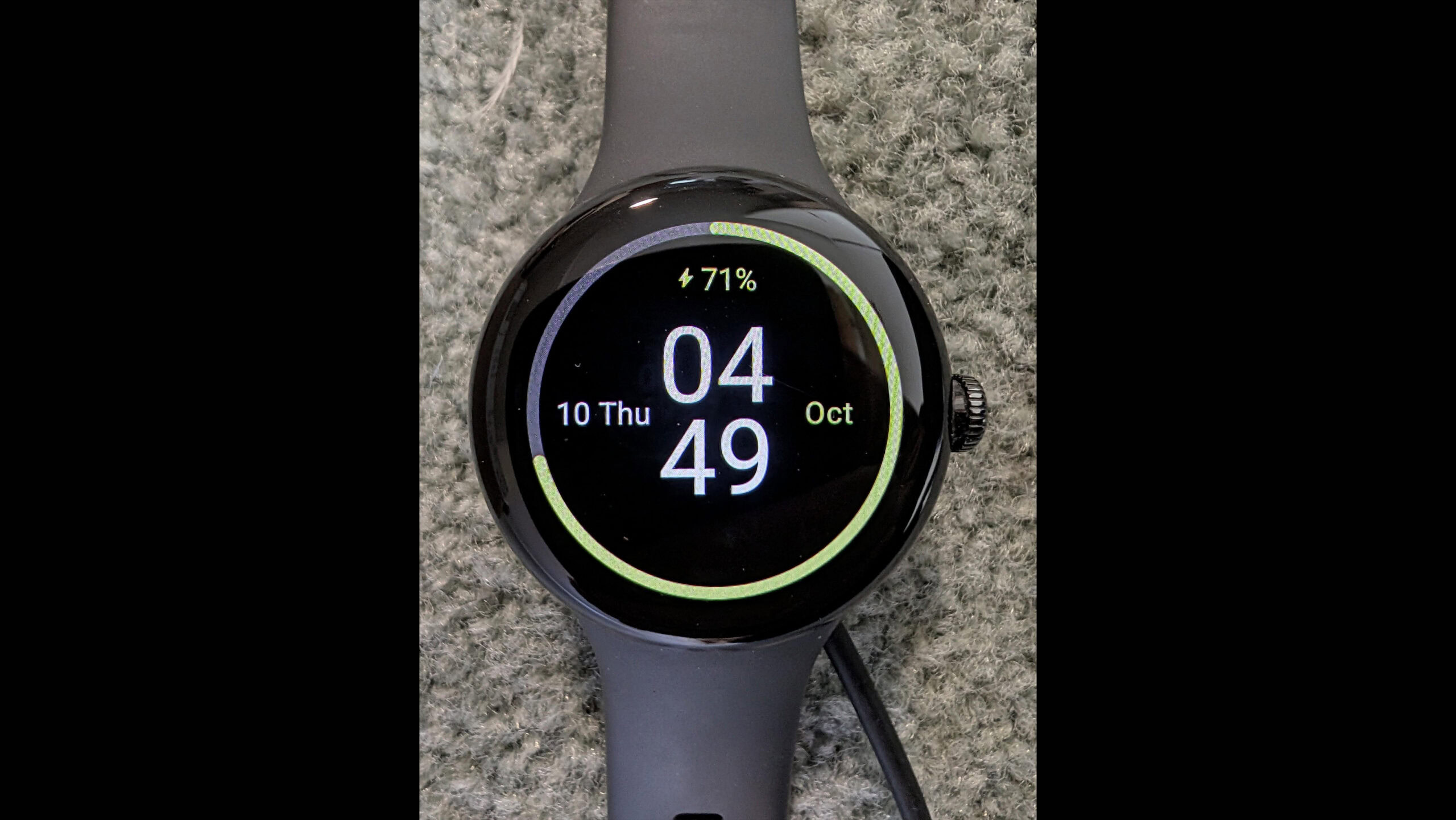 Older Pixel Watches are getting a new charging screen