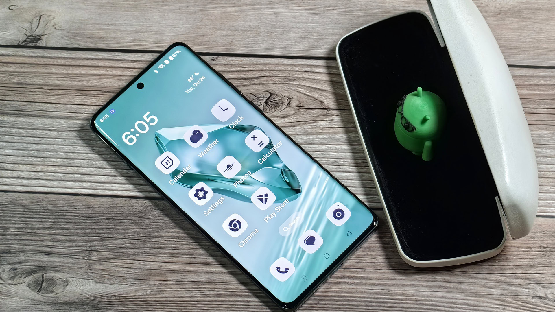 Oxygen OS 15 adds a new Simple Mode that makes it easier to use your OnePlus phone