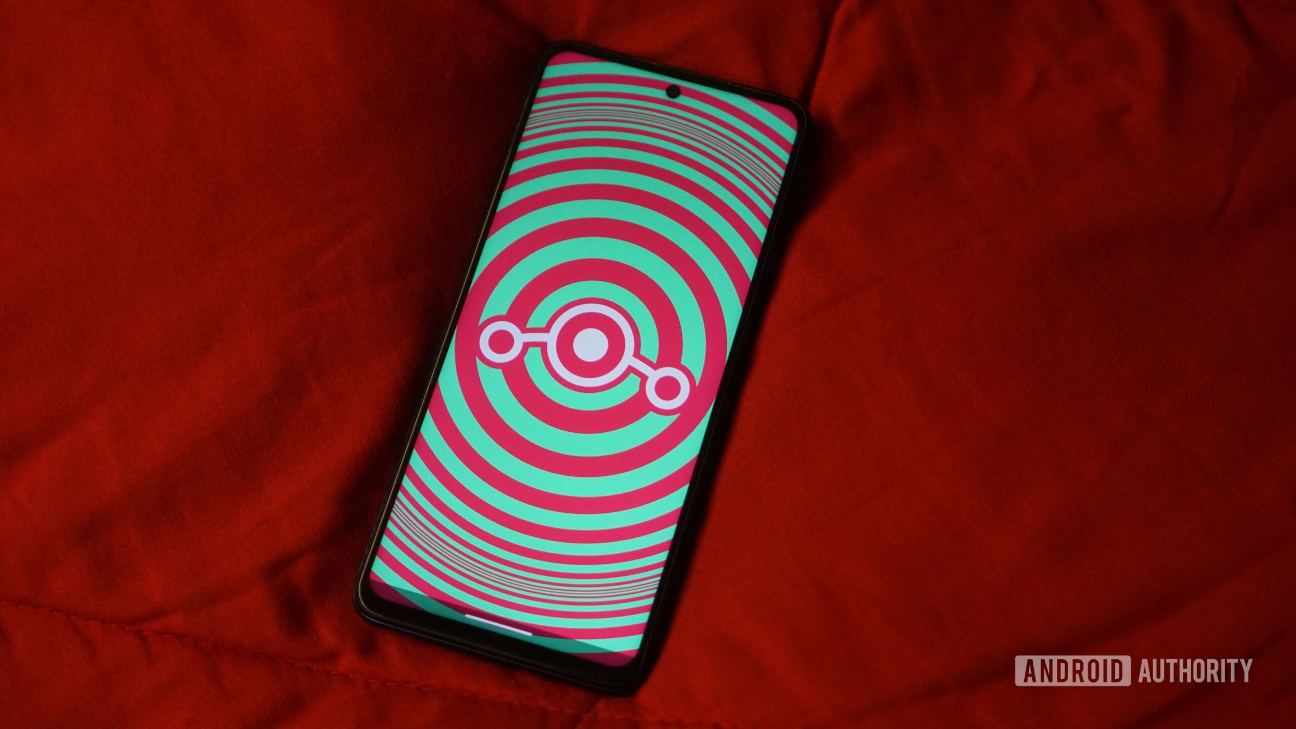 lineageos logo on poco x3 1