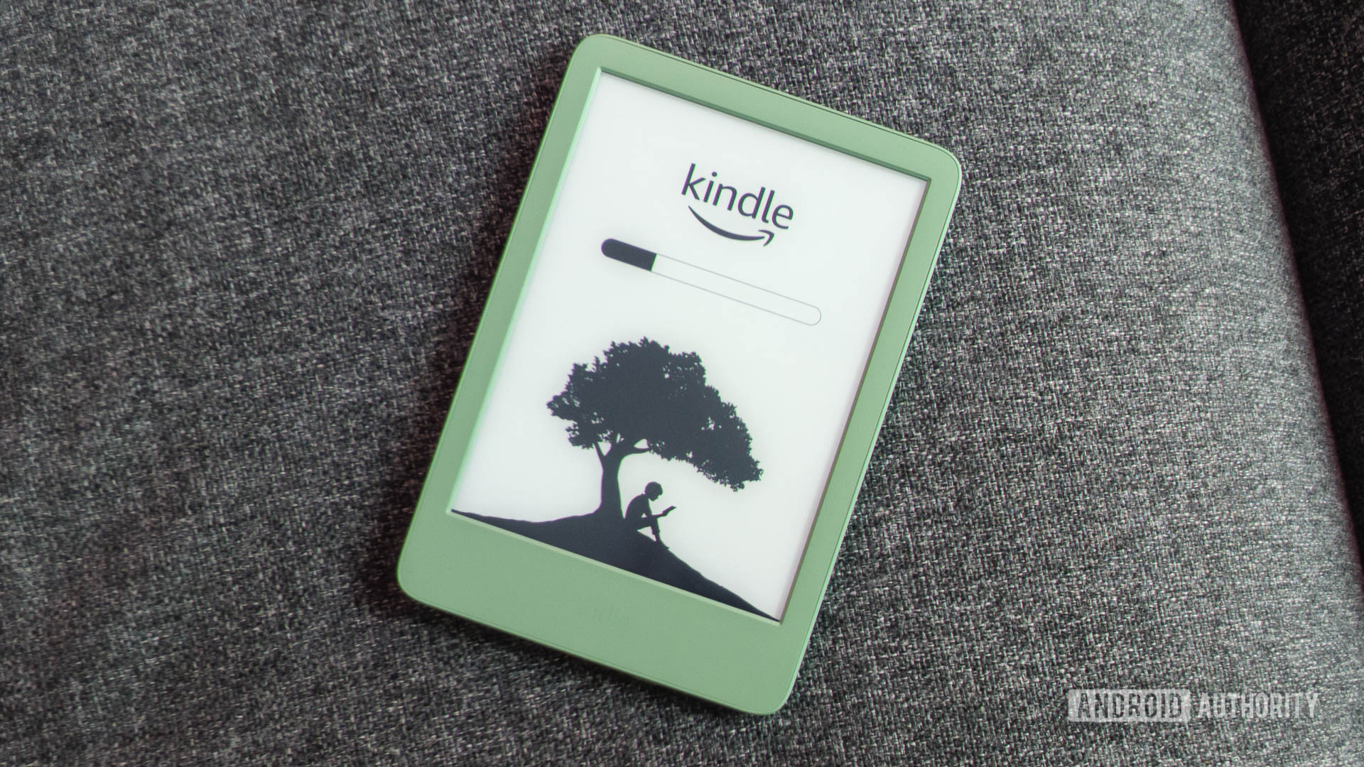 2024 Amazon Kindle on coach with loading screen (3 of 8)