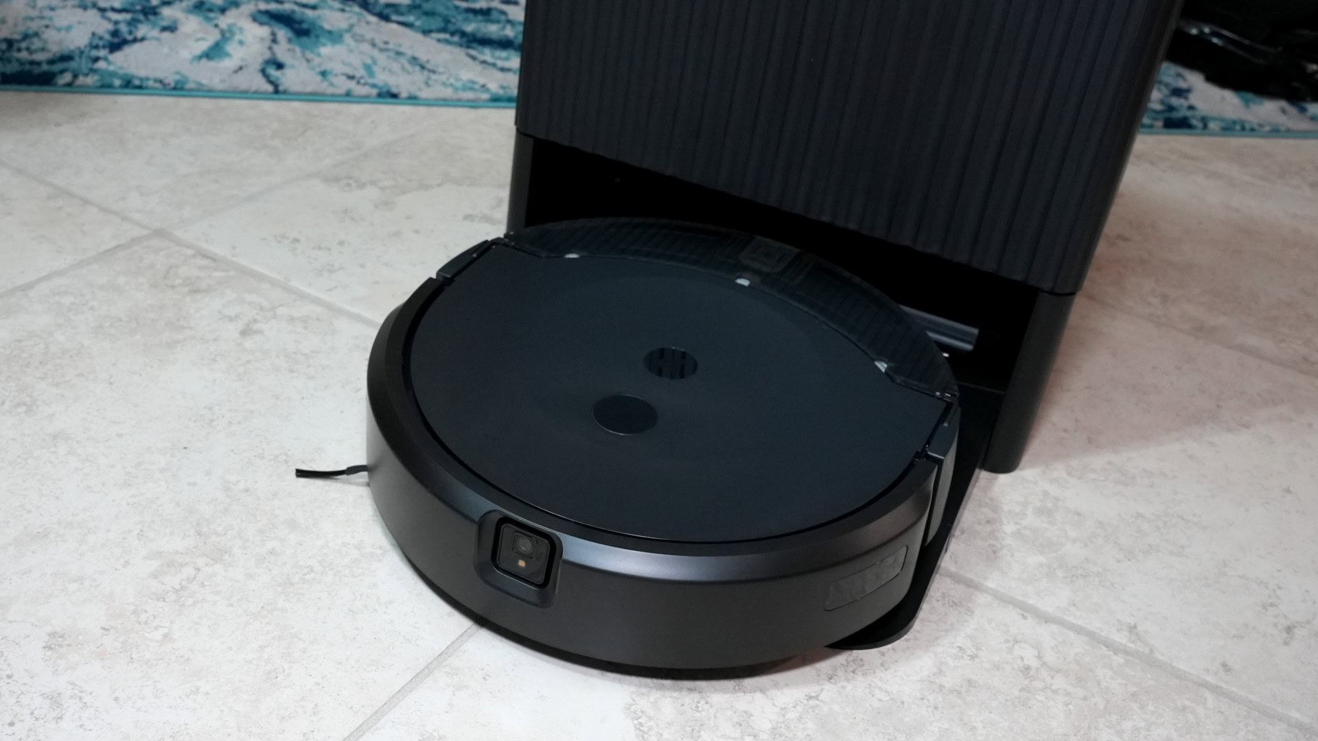 iRobot Roomba Combo 10 Max والمحطة الأساسية