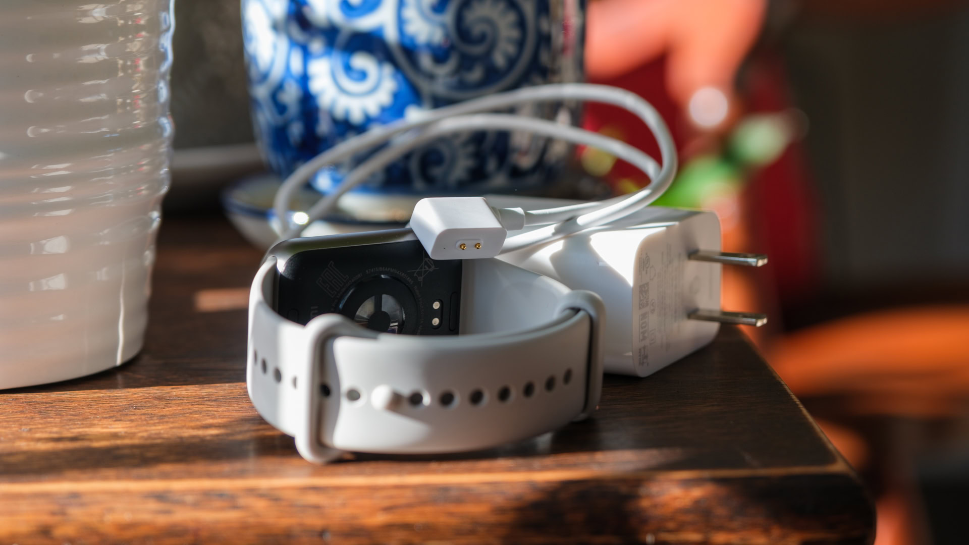 xiaomi smart band 9 pro and charger