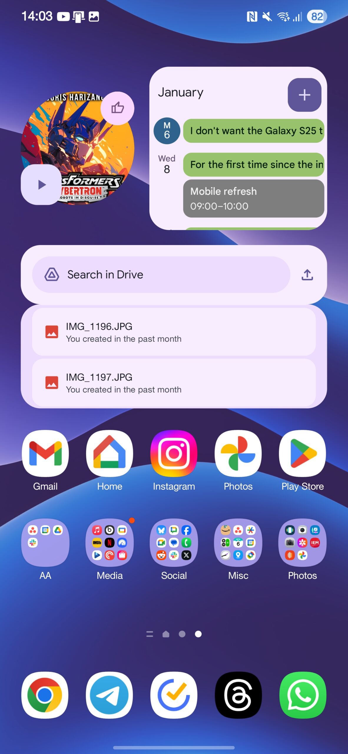 An Android home screen with Google widgets