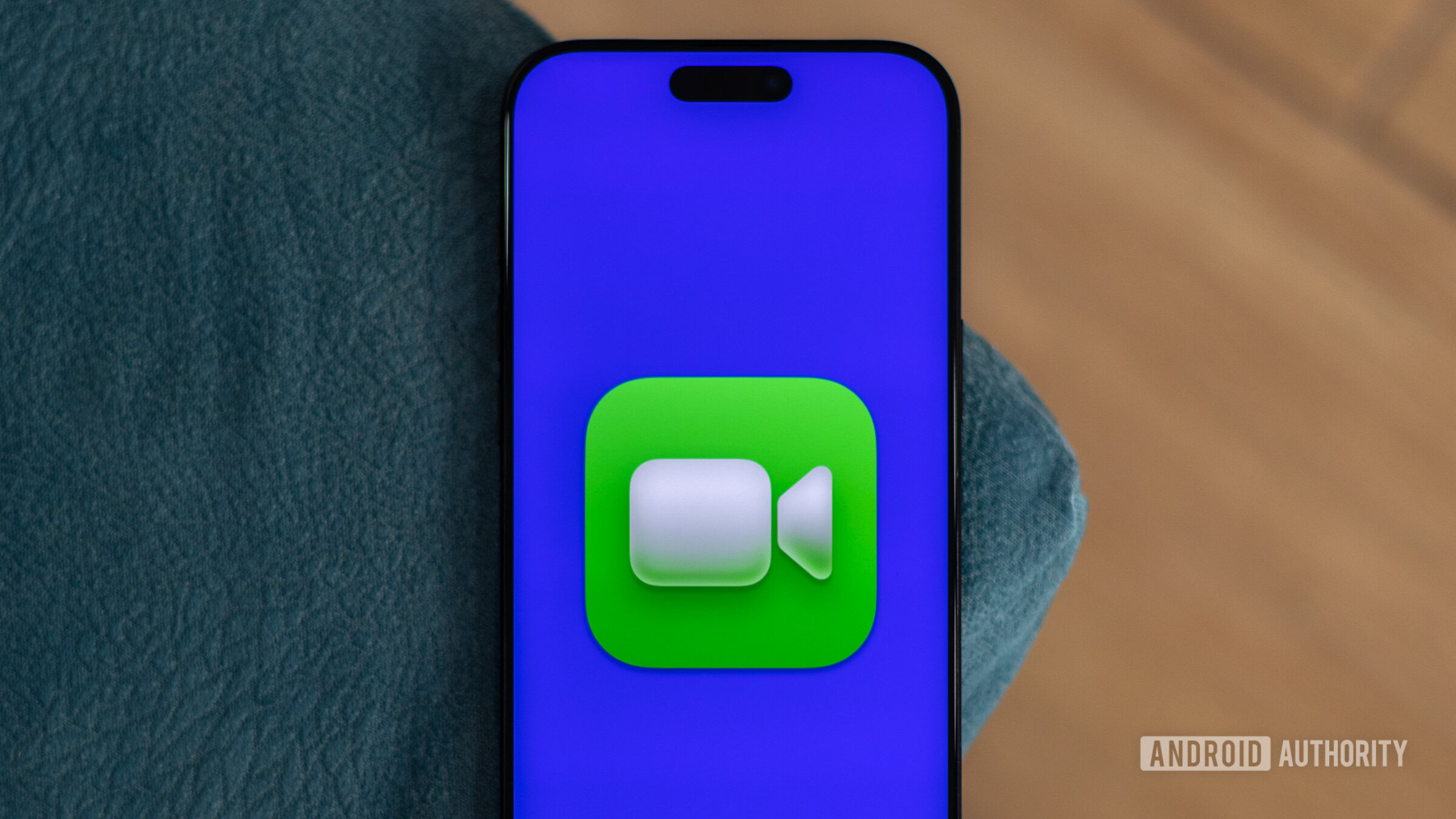 FaceTime logo on iPhone 16 Pro Max