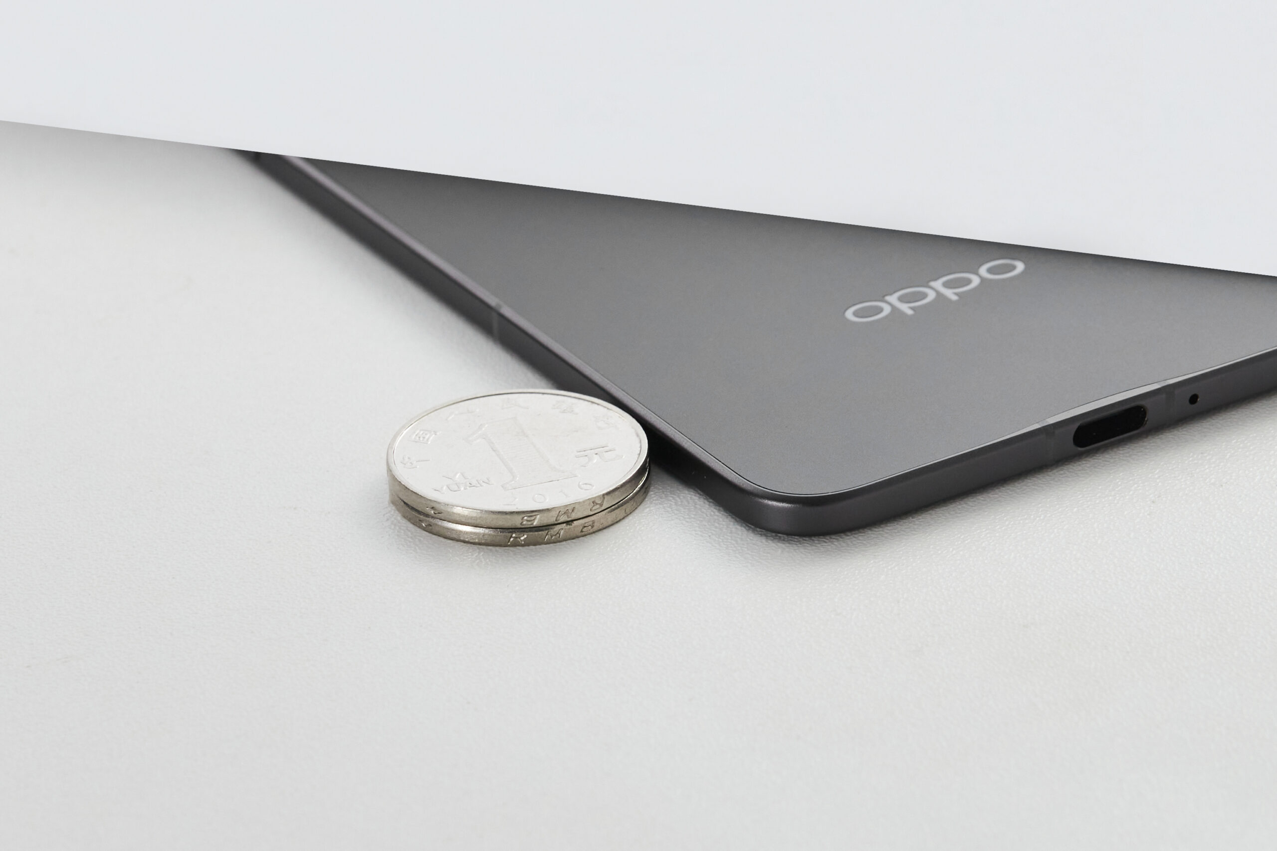 OPPO Find N5 aka OnePlus Open 2 Thinness Official images (2)