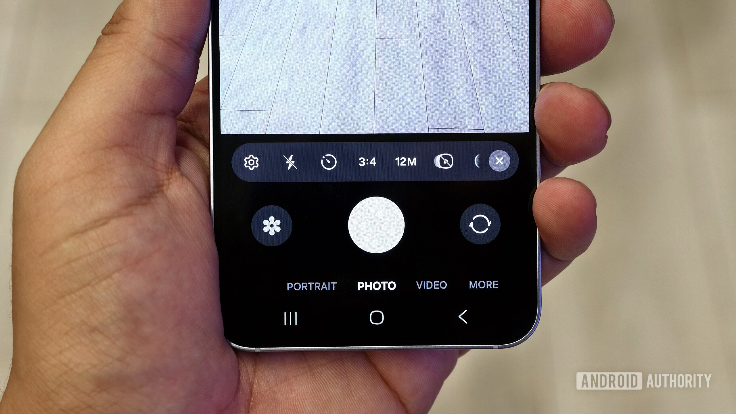 The Galaxy S25 series steals a handy video capture feature from iPhones