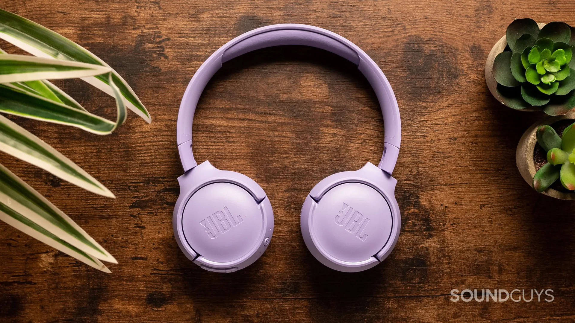 JBL 520BT headphones in the table