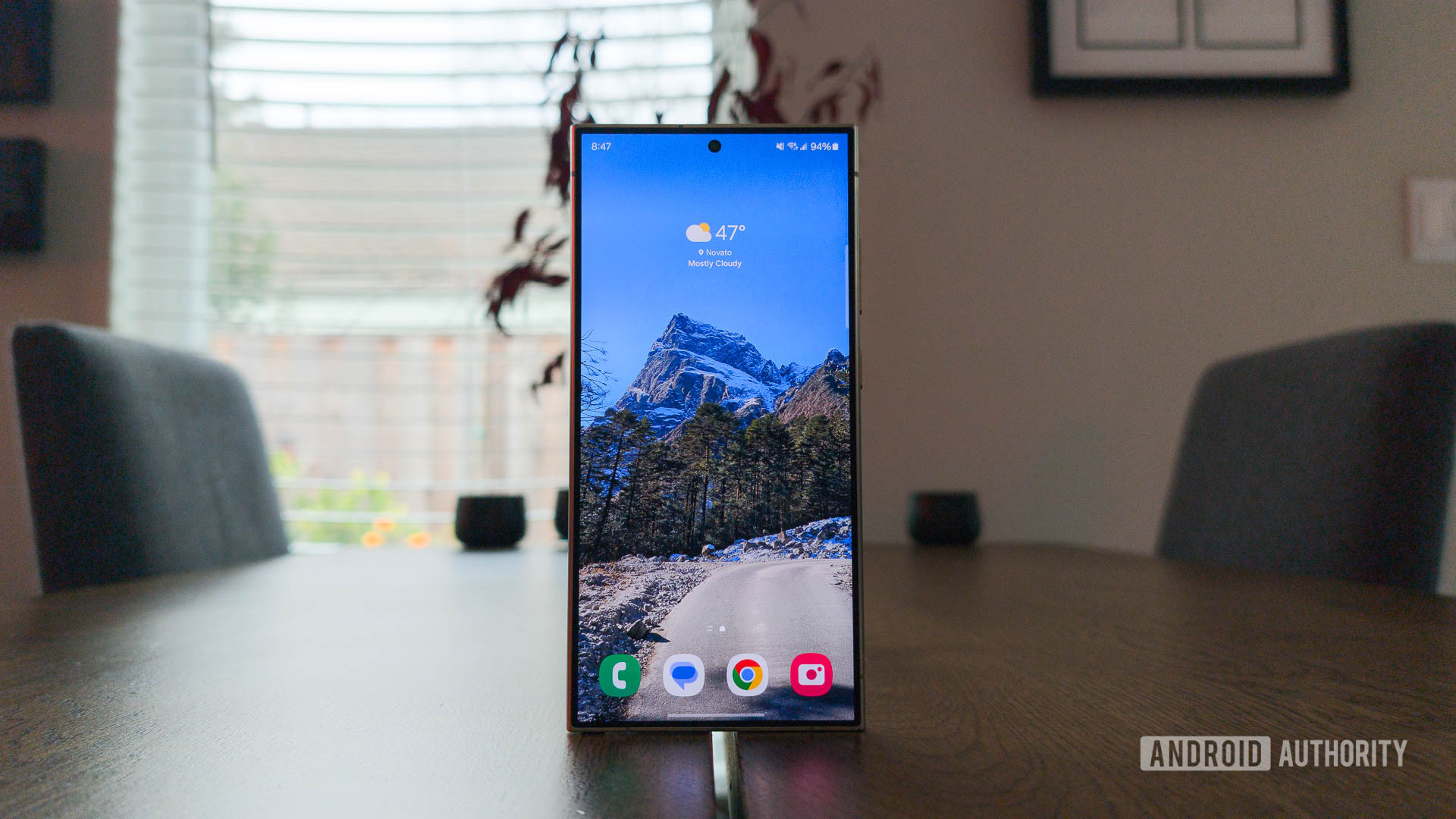 Wallpaper Wednesday: More great phone wallpapers for all to share (February 19)